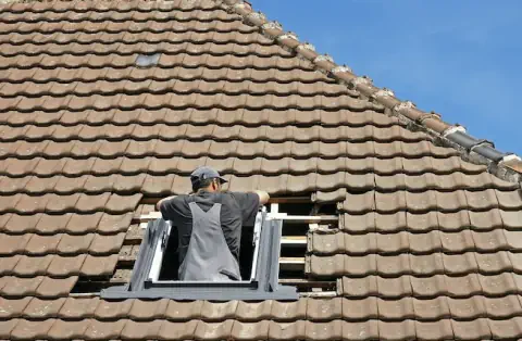 Pose de velux - Montredon-des-Corbières